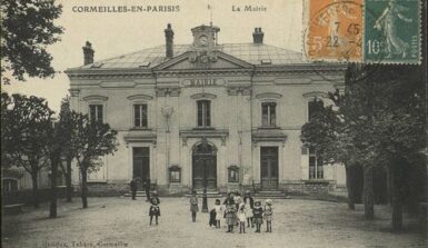 Ancienne carte postale de l'Hôtel de Ville de Cormeilles-en-Parisis